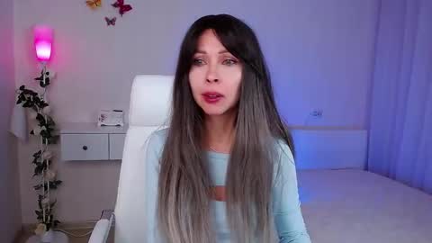 Wendi Foster online show from September 29, 7:19 pm