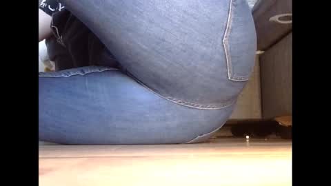 wet_pants2022 online show from March 5, 4:46 pm