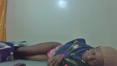 Snapshot of wetberry20 chatting on October 29, 6:29 am wetberry20 online show from October 29, 6:29 am