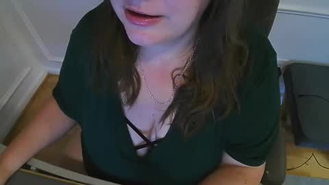 Snapshot of wetwordsonly chatting on September 26, 11:52 am WetWordsOnly online show from September 26, 11:52 am