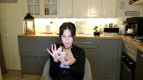 Snapshot of whats_her_name chatting on January 22, 10:38 pm Victoria Maria online show from January 22, 10:38 pm