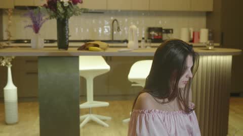 Naomi online show from October 22, 2:22 pm