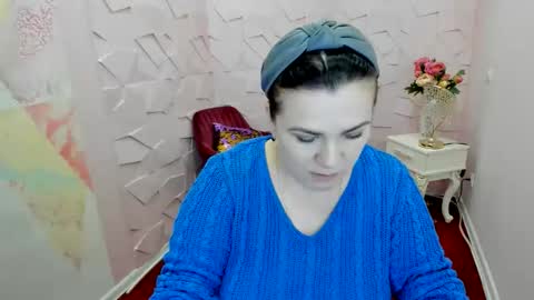white__queen_ online show from June 4, 7:57 am