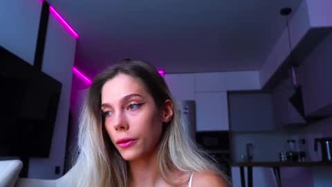 Kate  online show from October 23, 7:03 am