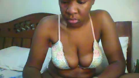 whitney_ly online show from June 20, 6:39 am