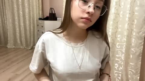 Vicky online show from April 10, 9:21 pm