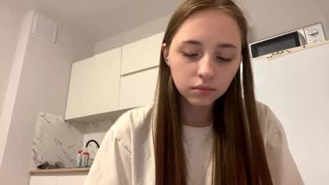 Vicky online show from March 23, 6:25 pm