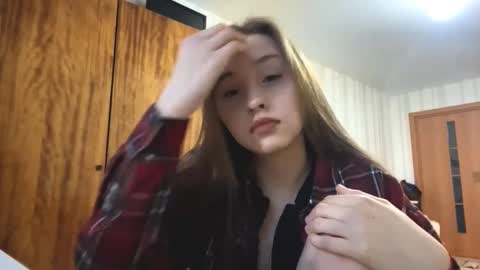 Vicky online show from March 18, 2:44 pm