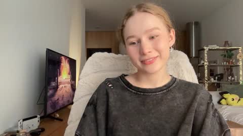 Alisa online show from September 18, 7:40 am