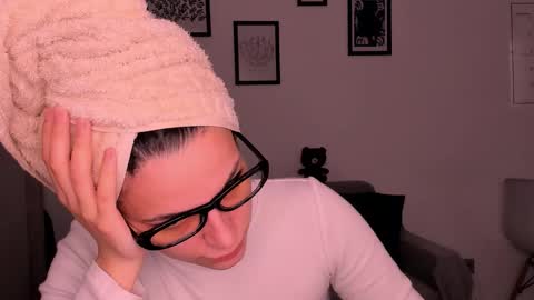 Snapshot of whoislulu chatting on October 21, 6:56 pm whoislulu online show from October 21, 6:56 pm