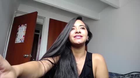 Ilauren online show from February 25, 1:31 pm