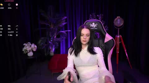 Alice online show from April 16, 8:08 pm