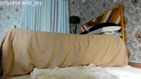 wild_joy online show from February 8, 1:26 pm