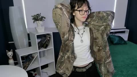 Isabella online show from March 10, 7:55 am