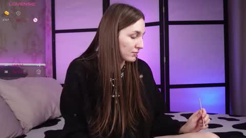 .. alice .. online show from March 8, 8:40 am