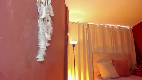 Wini Fer online show from March 4, 4:24 pm