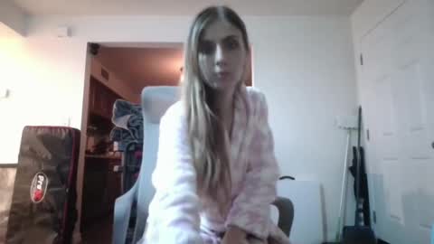 winterflynn online show from February 3, 6:24 am