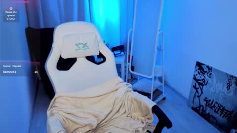 Vivian online show from November 26, 8:26 am