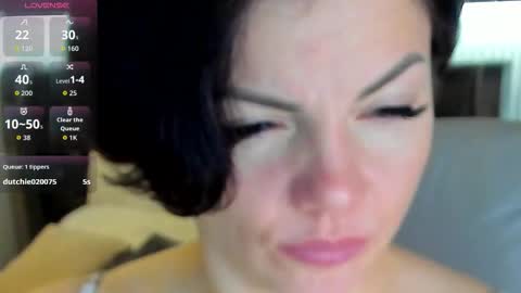 Maya online show from January 14, 1:21 am