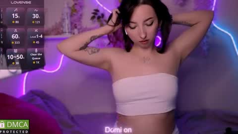 Sue online show from April 11, 9:51 pm