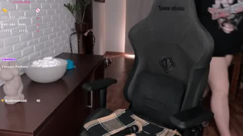 LOVE NERDS ONLY online show from April 9, 5:10 am