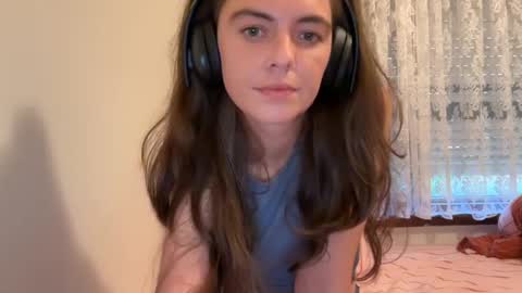 xcharliehoneyx online show from July 2, 8:53 am