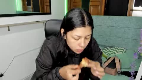 Xina Black online show from January 16, 3:35 am