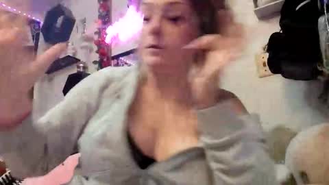 xkittymeowz online show from April 28, 3:38 pm