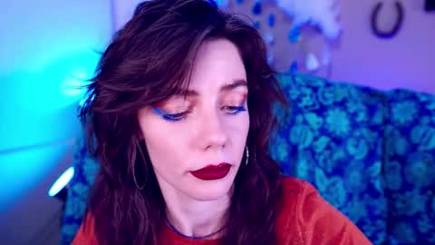 Bella Bondai online show from January 17, 4:53 am