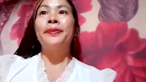 xuxulove00 online show from December 19, 6:27 am