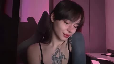 Lily online show from December 5, 5:51 am