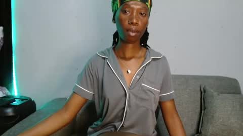Snapshot of xxsexytalia28 chatting on October 22, 10:09 am xxsexytalia28 online show from October 22, 10:09 am