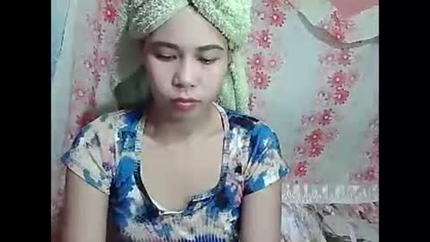 Snapshot of xxshantal chatting on October 28, 10:21 am xxshantal online show from October 28, 10:21 am