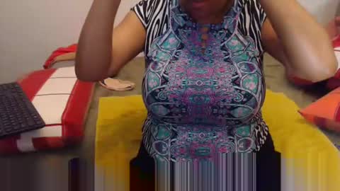 Ayanda online show from February 10, 8:01 pm