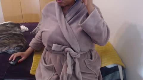 Ayanda online show from October 7, 8:24 pm