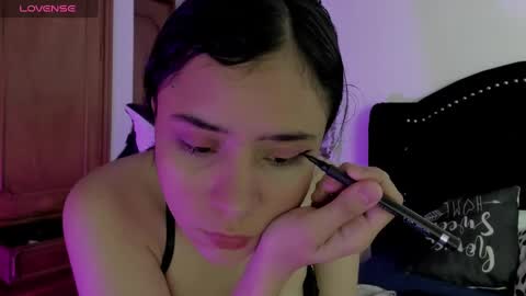 yan_nyan online show from December 8, 4:18 pm