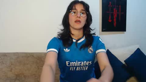 Yani online show from February 1, 9:46 pm