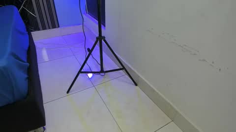 yelena03 online show from December 16, 10:59 pm