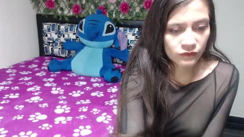 Snapshot of yeliana_will chatting on December 19, 12:24 am yeliana_will online show from December 19, 12:24 am