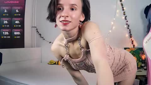 Snapshot of yellow_songbird chatting on September 19, 4:17 pm Liya online show from September 19, 4:17 pm