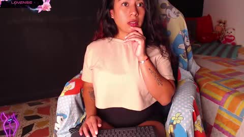 Yesi online show from March 12, 3:51 pm