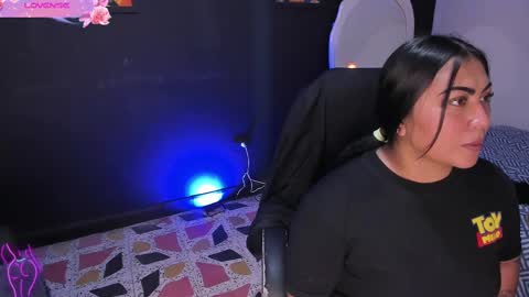 Yesi online show from February 25, 12:27 pm