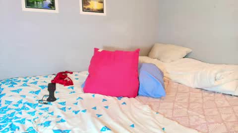 gomez5 online show from March 8, 4:48 pm