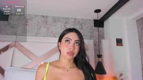 Snapshot of yessica_monteiro chatting on September 11, 1:55 pm Yessica online show from September 11, 1:55 pm