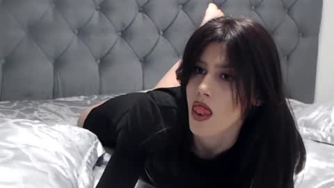 ynnasquirt online show from January 22, 7:46 am