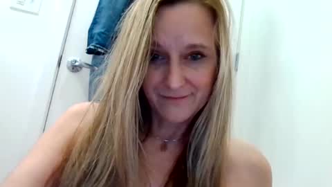 yogabuttttttt online show from July 3, 3:56 am