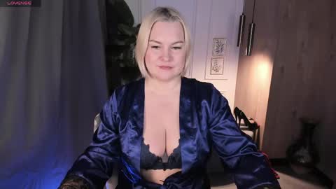 Yolanda online show from April 14, 8:31 pm