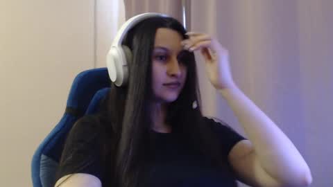 Sophie online show from April 10, 2:23 pm