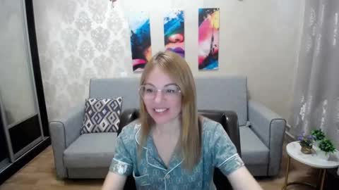 Snapshot of your_crush_12 chatting on October 17, 7:11 am your_crush_12 online show from October 17, 7:11 am