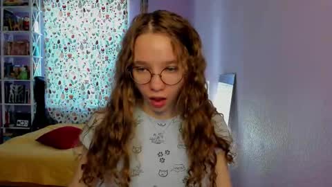 Snapshot of your_leslie chatting on September 26, 12:25 pm Leslie online show from September 26, 12:25 pm